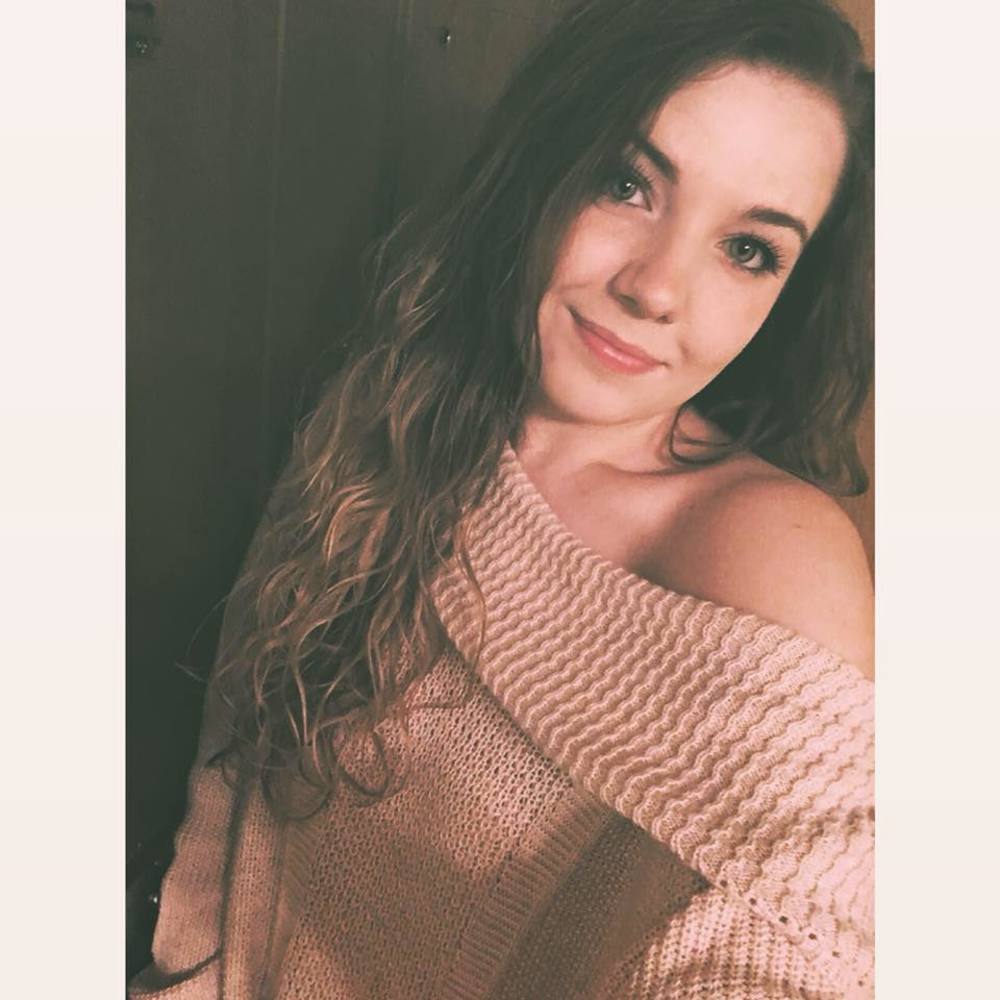 Meet your Posher, Caitlin